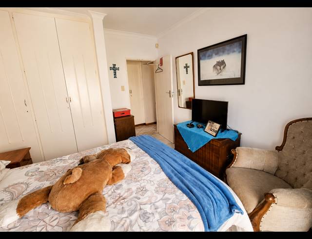 3 BEDROOM HOUSE FOR SALE IN VANDERBIJLPARK SE 4